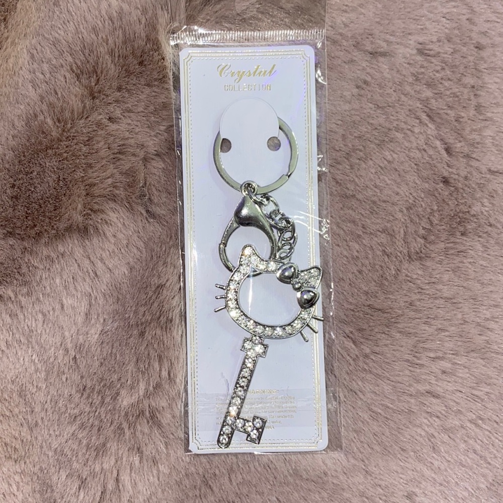 Hello Kitty Keychain - Picture 2 of 2